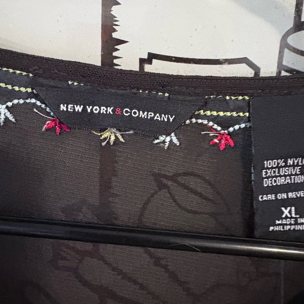 🤎 New York & Company Embroidered Top | Size XL | NWT - Picture 4 of 5